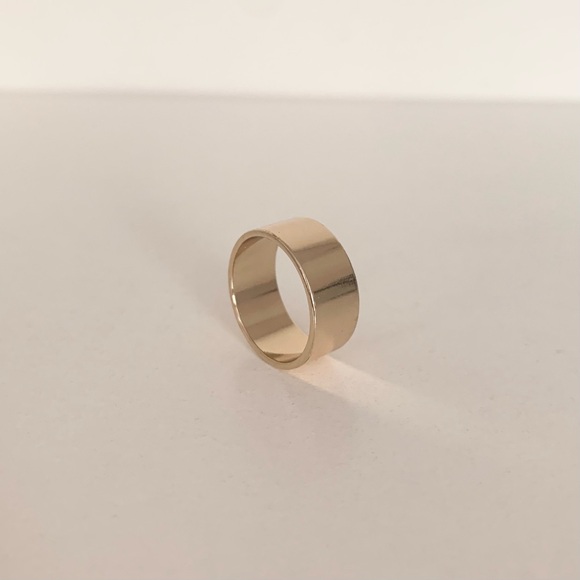 Thick gold band ring comes in a pouch - Picture 3 of 12